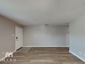 4892 Masch Branch Rd in Krum, TX - Foto de edificio - Building Photo