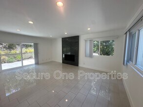 4654 Galendo St in Los Angeles, CA - Building Photo - Building Photo