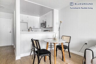 5405 Lindley Ave, Unit FL2-ID692 in Los Angeles, CA - Building Photo - Building Photo