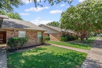 3504 Smith Barry Rd in Pantego, TX - Building Photo - Building Photo