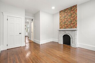 29 Princeton St, Unit #1 in Boston, MA - Foto de edificio - Building Photo
