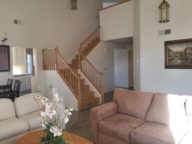 11715 Thomas Hayes Ln in San Diego, CA - Building Photo