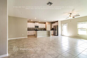 15553 Miller Creek Dr in Sun City Center, FL - Building Photo - Building Photo