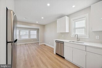 118 Bartram Ave in Essington, PA - Building Photo - Building Photo