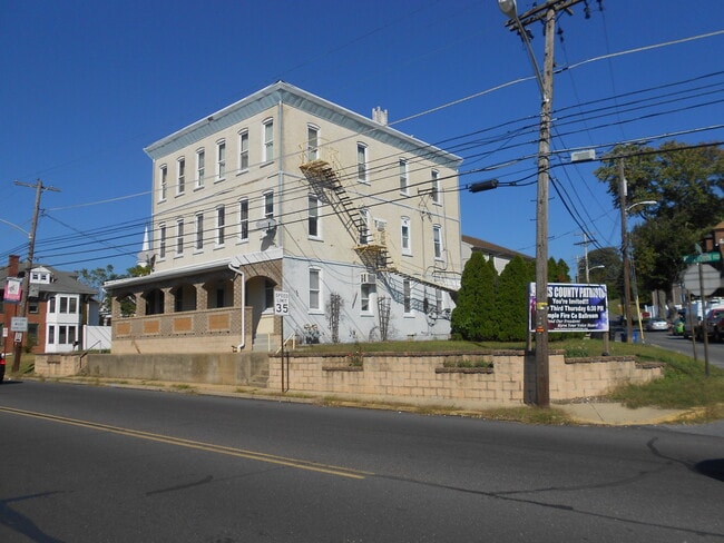 3039 Kutztown Rd, Unit Third Floor