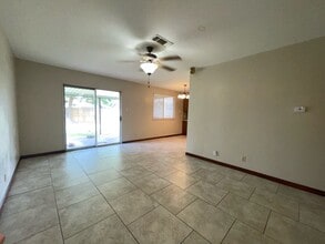 320 Avenue F in Nederland, TX - Building Photo - Building Photo