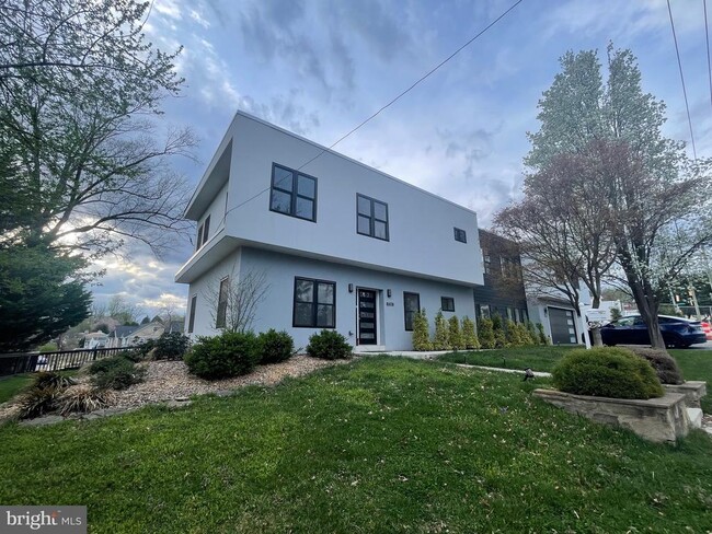 8618 Jones Mill Rd in Chevy Chase, MD - Building Photo - Building Photo