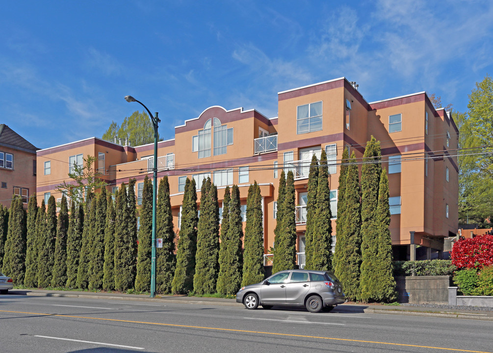 Sitco Manor in Vancouver, BC - Building Photo