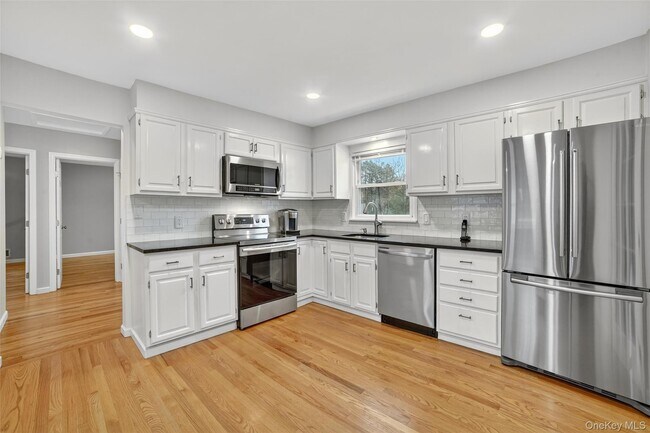 2796 Old Yorktown Rd in Yorktown Heights, NY - Building Photo - Building Photo