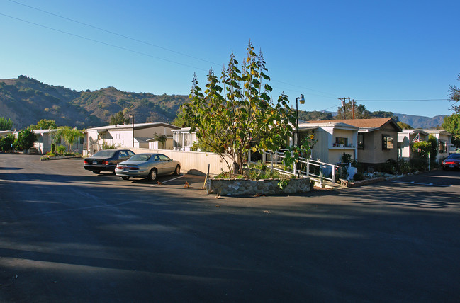 9097 N Ventura Ave in Ventura, CA - Building Photo - Building Photo