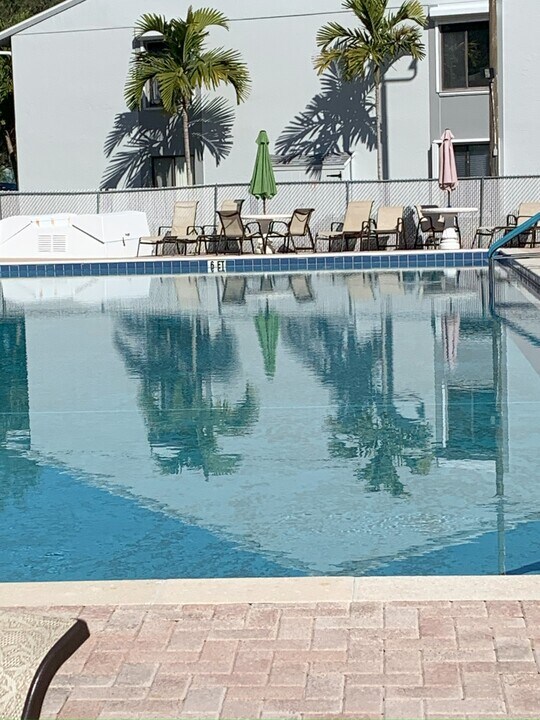9570 Green Cypress Ln, Unit #6 in Ft. Myers, FL - Building Photo