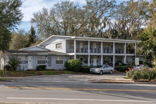 Colonial Arms in Lakeland, FL - Building Photo