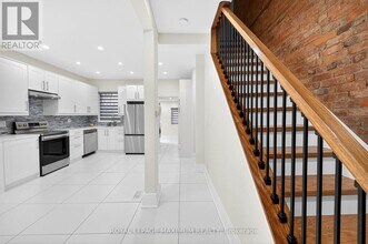 31 Campbell Ave in Hamilton, ON - Building Photo - Building Photo