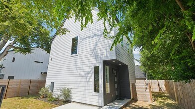 9104 Georgian Dr in Austin, TX - Building Photo - Building Photo