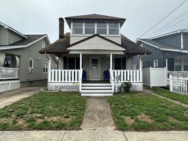 117 18th Ave in Belmar, NJ - Building Photo