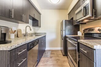 Brookside Oaks in Sunnyvale, CA - Foto de edificio - Building Photo