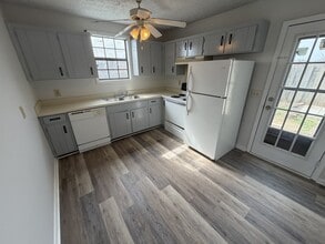 2444 Fairbrook Dr in Nashville, TN - Building Photo - Building Photo