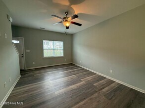 519 Oyster Rock Ln in Sneads Ferry, NC - Building Photo - Building Photo