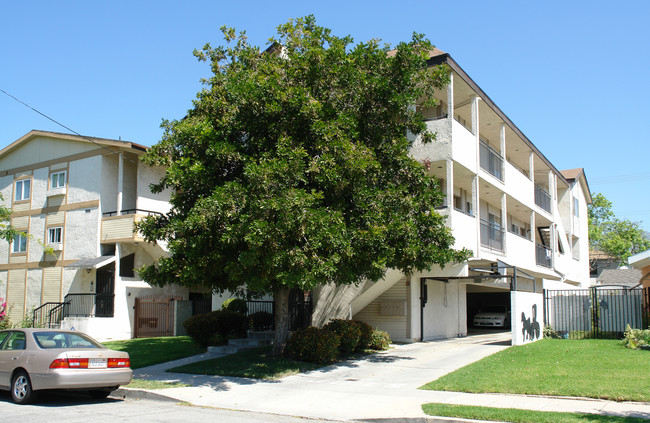 547 Salem St in Glendale, CA - Foto de edificio - Building Photo