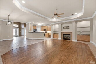 2523 Pine Forest Rd in Gonzalez, FL - Building Photo - Building Photo