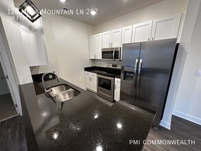 120 Moss Mountain Ln in Charlottesville, VA - Building Photo - Building Photo