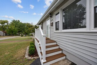 417 Chamberlin Dr in Ballwin, MO - Building Photo - Building Photo