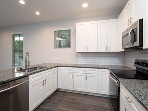 867 SW 5th Terrace in Gainesville, FL - Building Photo - Building Photo