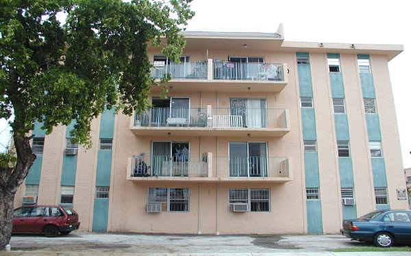 529 SW 4th St in Miami, FL - Building Photo - Building Photo