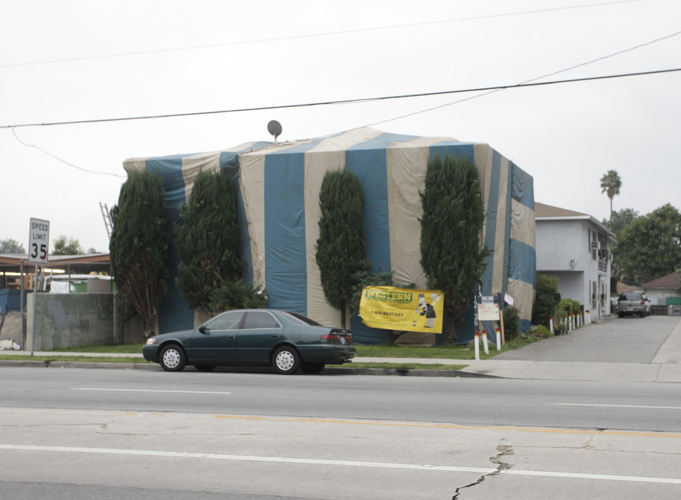 12136 Burbank Blvd in Valley Village, CA - Building Photo