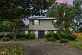 1502 Suburbia Dr in Shreveport, LA - Building Photo - Building Photo