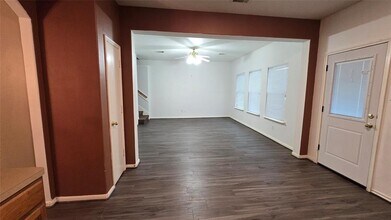 1106 Vernage Rd in Houston, TX - Building Photo - Building Photo