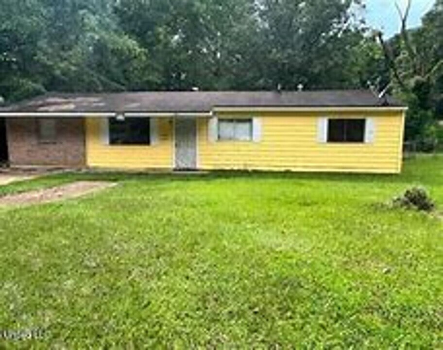 2835 Teresa Dr in Jackson, MS - Building Photo