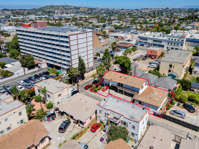 1132 E Arcadia Ct in Long Beach, CA - Building Photo - Building Photo