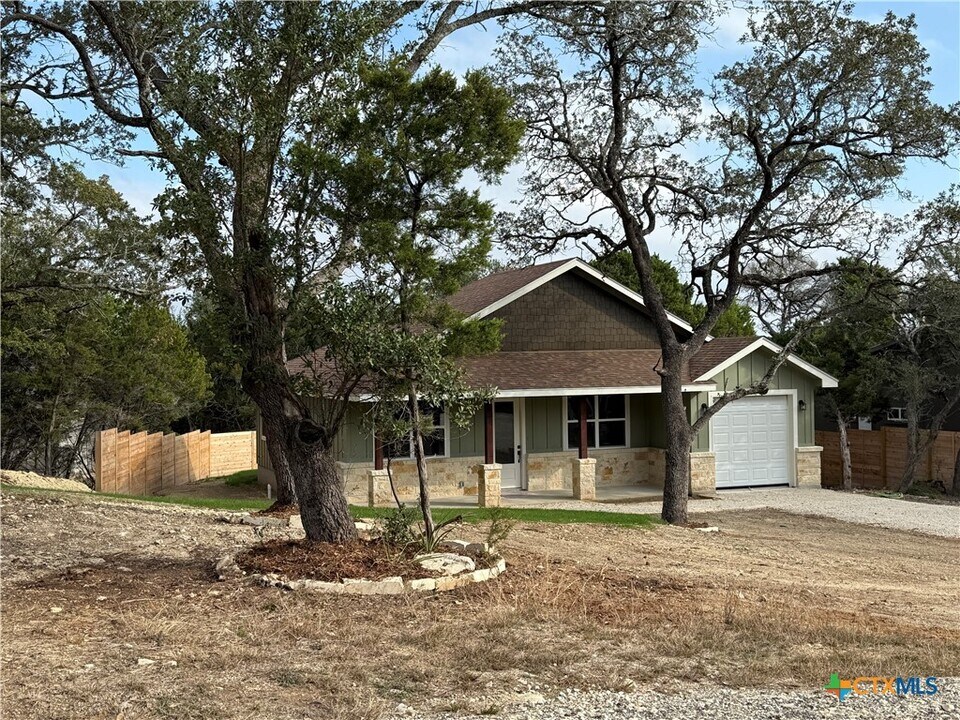 149 Oak Summit in Canyon Lake, TX - Building Photo