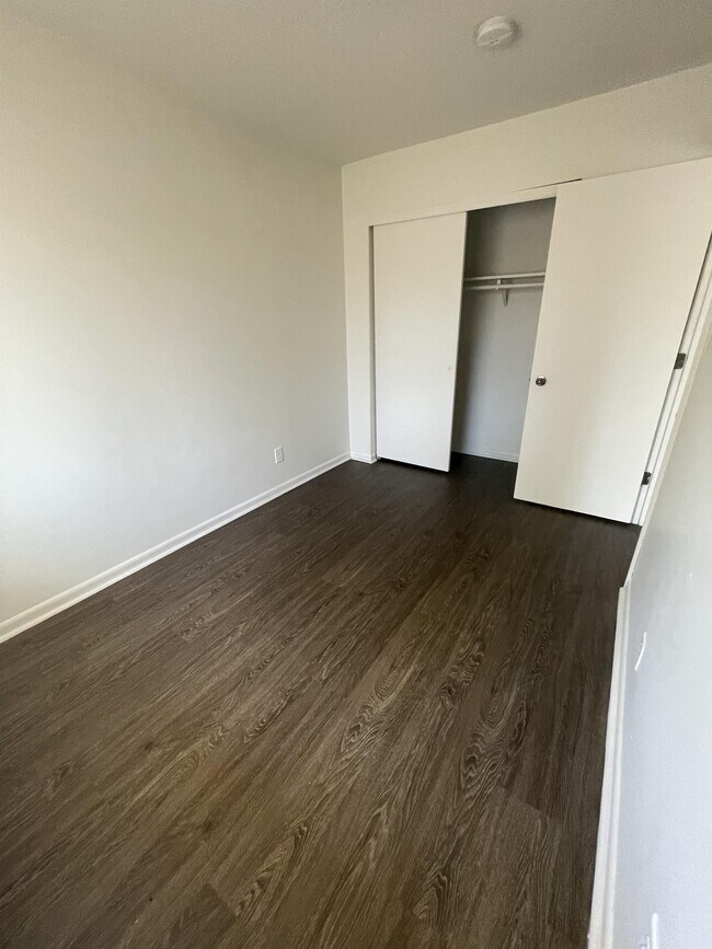 1465 Meadowview Dr-Unit -7 in Marion, IA - Building Photo - Building Photo