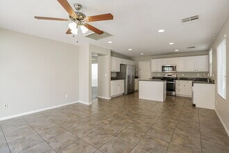 8964 Candice Creek Ct in Las Vegas, NV - Building Photo - Building Photo
