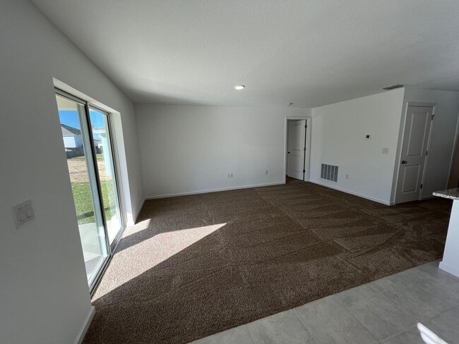 3707 Eisel Wy in Haines City, FL - Foto de edificio - Building Photo