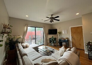 2151 W Evergreen Ave in Chicago, IL - Building Photo - Building Photo