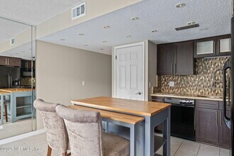 1107 1st St S in Jacksonville Beach, FL - Building Photo - Building Photo