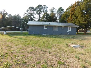 1718 Wintergreen Rd in Cove City, NC - Building Photo - Building Photo