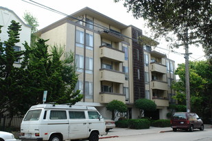 2405 Fulton St Apartments