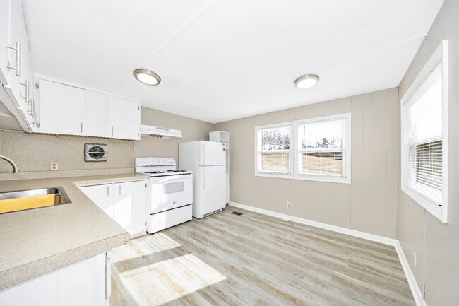 5201 Amos Reeder Rd in Boonsboro, MD - Building Photo - Building Photo