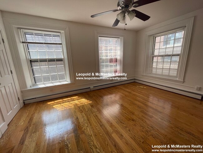 22 Joy St, Unit Joy street 4 in Boston, MA - Building Photo - Building Photo