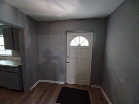 10179 Bon Oak Dr in St. Louis, MO - Building Photo