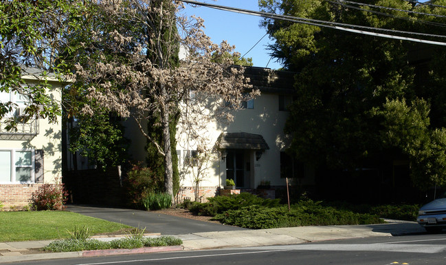 1306 Whipple Ave in Redwood City, CA - Building Photo - Building Photo