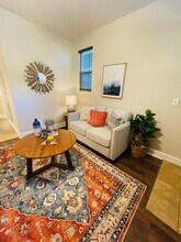 3010 Portola Way in Sacramento, CA - Building Photo - Building Photo