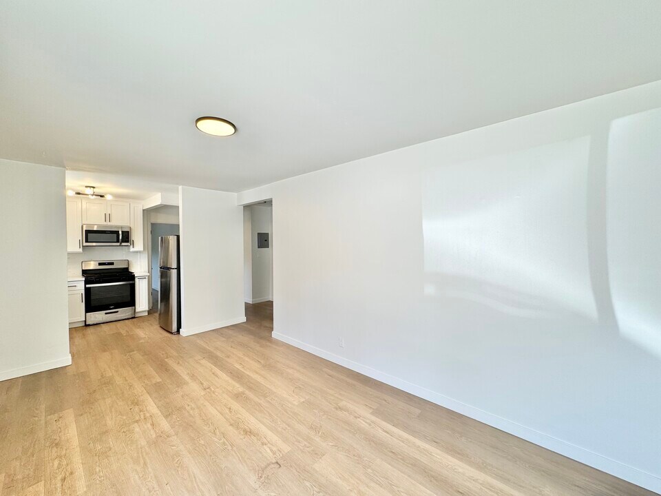 3001 Petite Ct in Los Angeles, CA - Building Photo