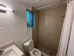 1652 Madison St-Unit -1-8 in Hollywood, FL - Building Photo - Building Photo