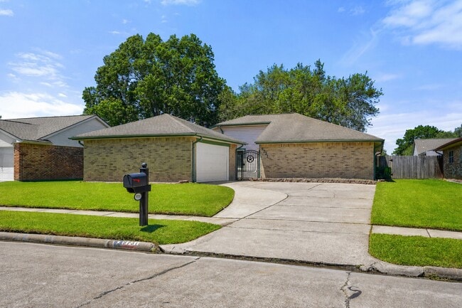 9731 Shell Rock Rd