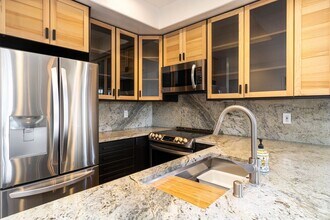 4435 Nobel Dr in San Diego, CA - Building Photo - Building Photo